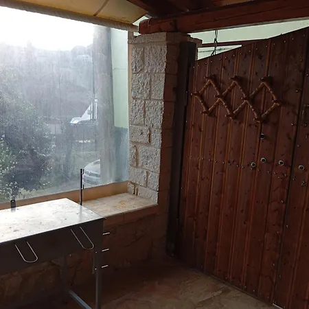 Country-bumpkin's House Case de vacanță Karyotikon