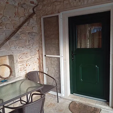 Country-bumpkin's House Case de vacanță Karyotikon